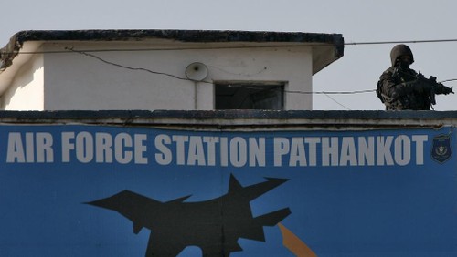 L’Inde exhorte le Pakistan à agir après l’attaque d'une base aérienne indienne - ảnh 1